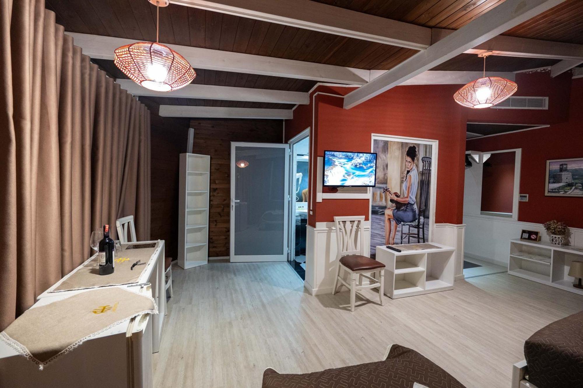 Hotel Aria Тирана Екстер'єр фото