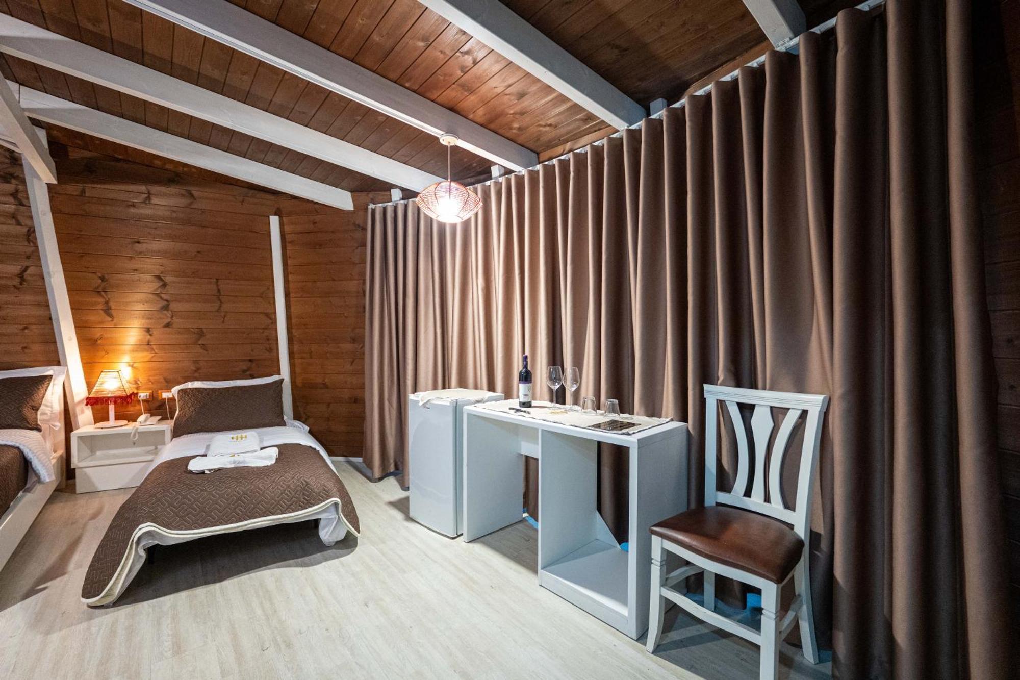 Hotel Aria Тирана Екстер'єр фото