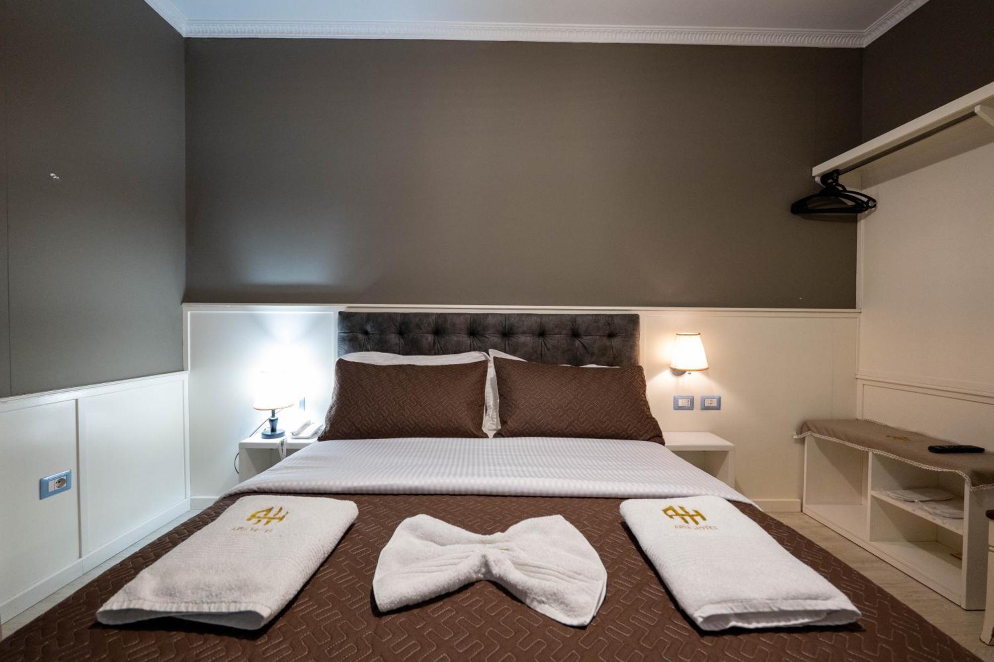 Hotel Aria Тирана Екстер'єр фото