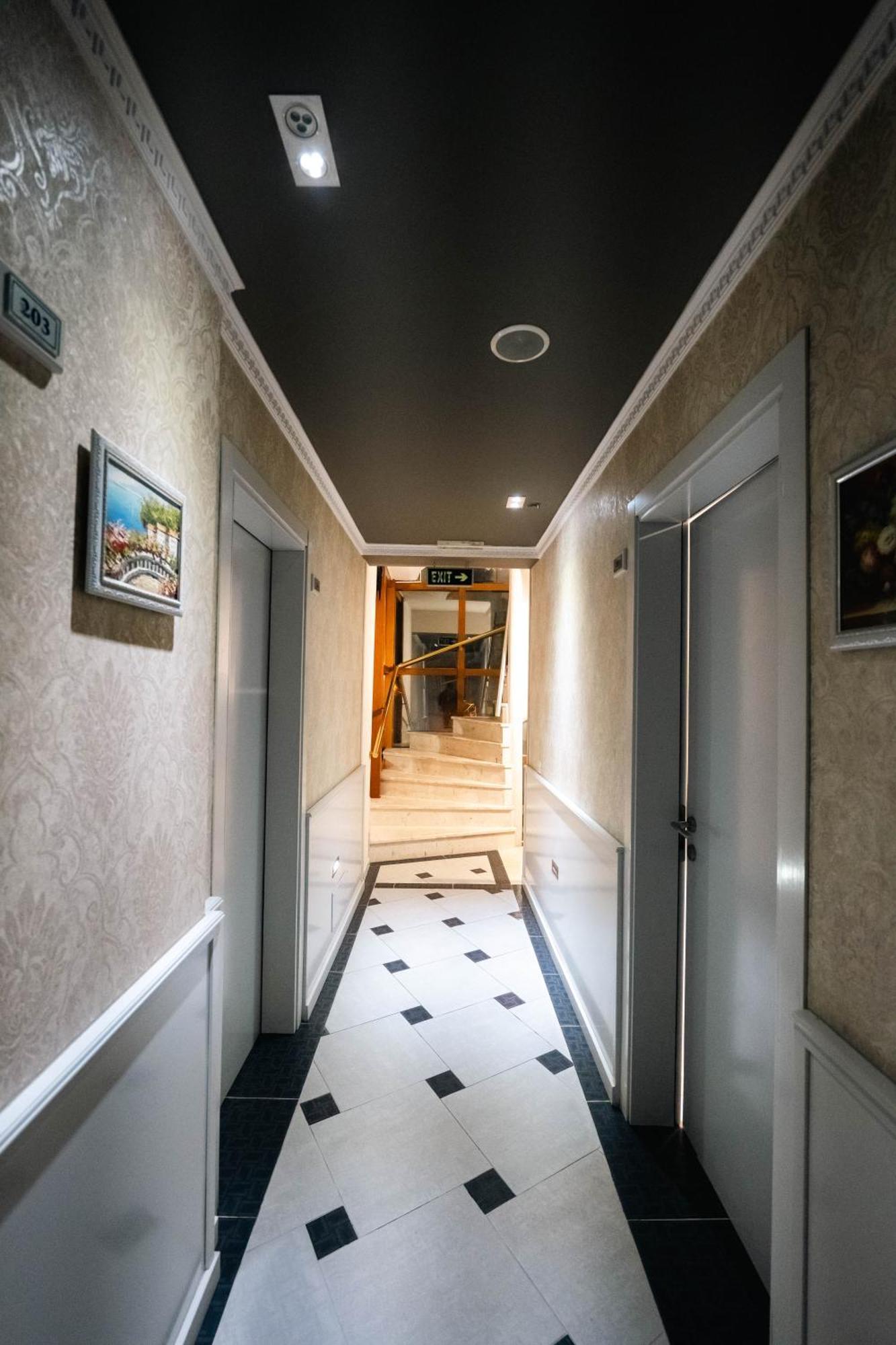 Hotel Aria Тирана Екстер'єр фото