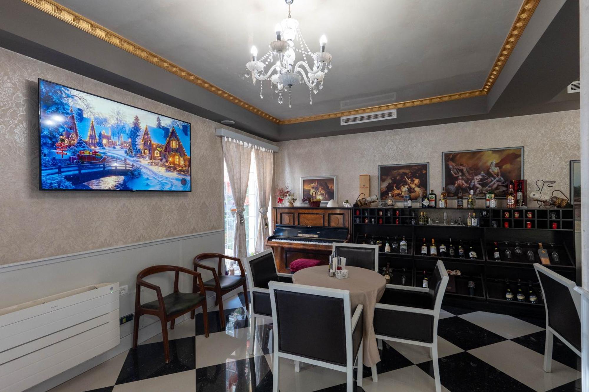 Hotel Aria Тирана Екстер'єр фото