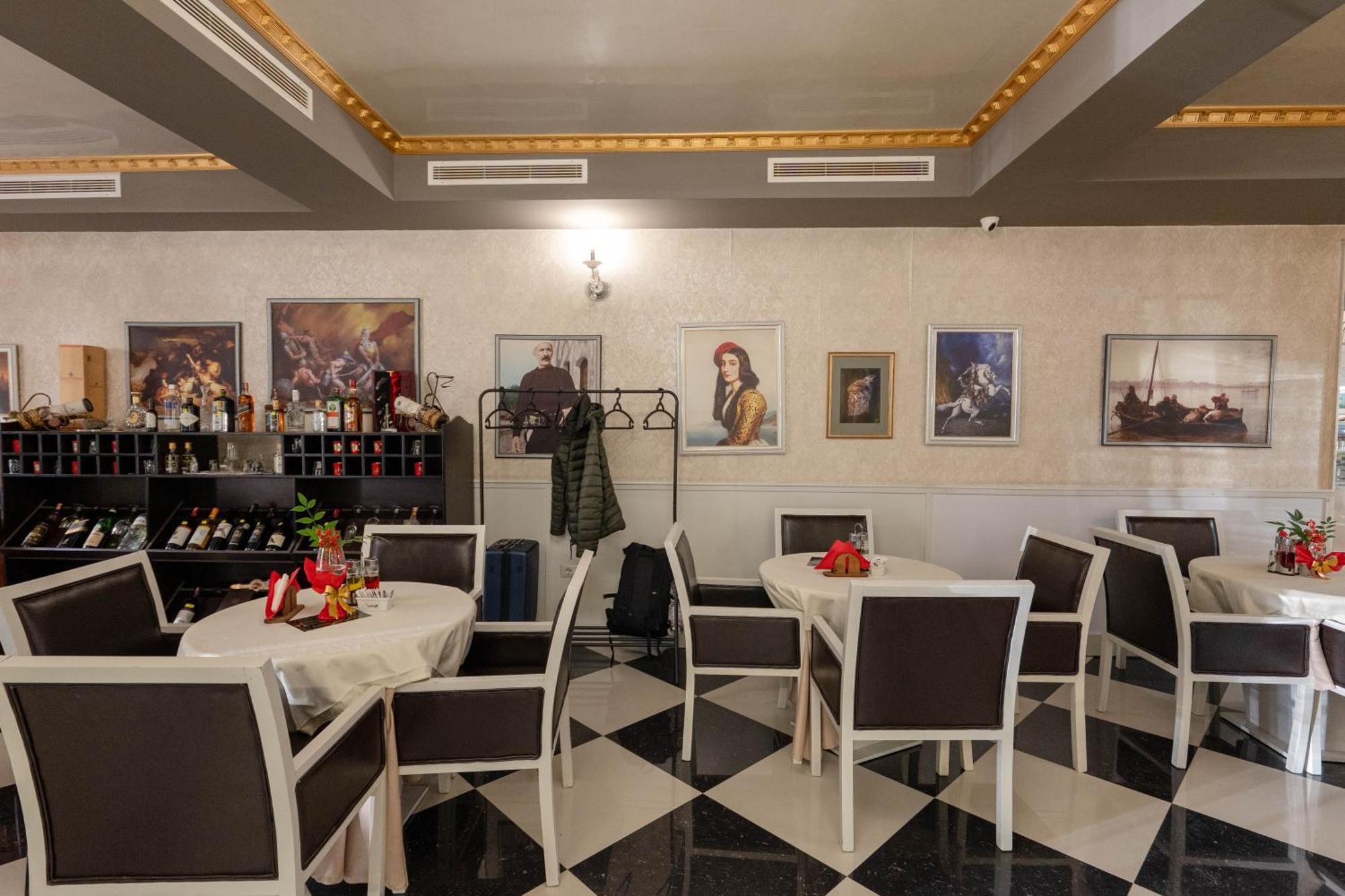 Hotel Aria Тирана Екстер'єр фото