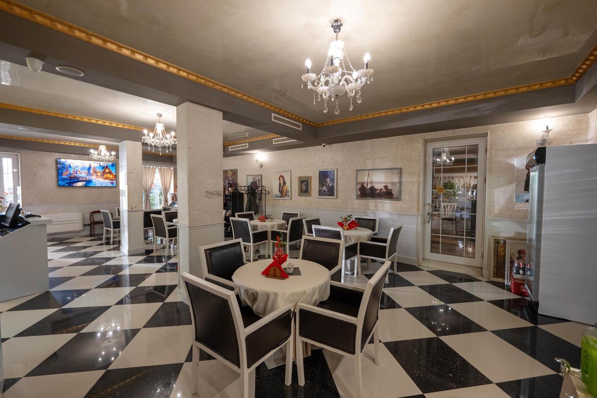 Hotel Aria Тирана Екстер'єр фото